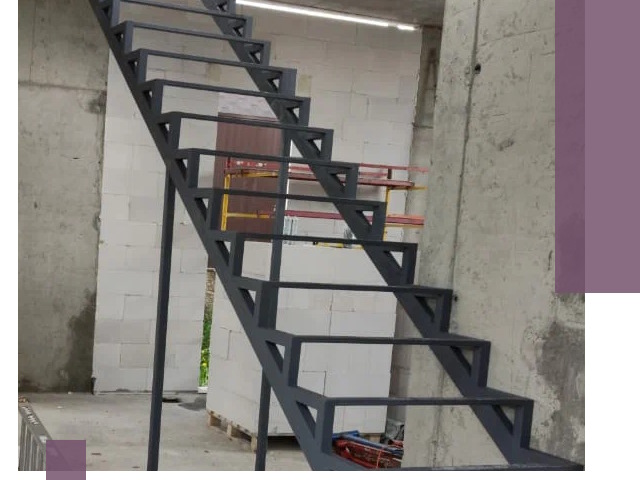 Демонтаж металлических лестниц в Луге быстро и безопасно