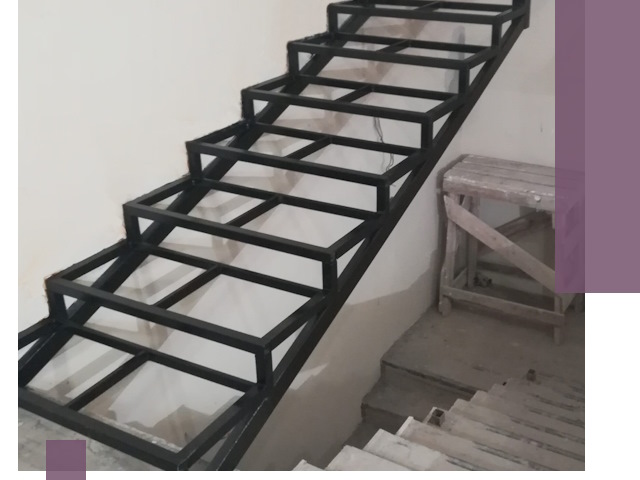 Демонтаж лестниц на металлокаркасе в Луге: быстрый вывоз и разбор