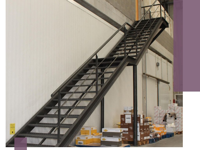 Лестницы для производства в Луге — изготовление и монтаж