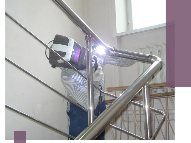 Монтаж перил и ограждений качественно в Луге