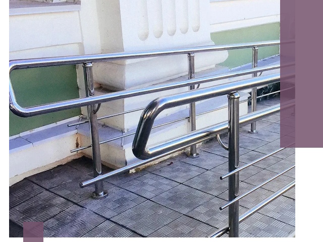 Ограждения пандусов из металла и нержавейки в Луге