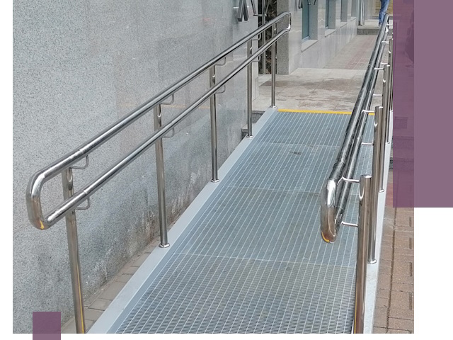 Пандусы для инвалидов в Луге — изготовление и монтаж