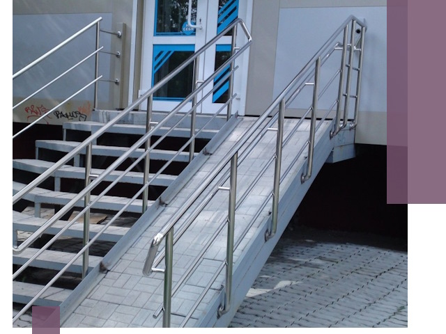 Пандус на крыльцо под ключ в Луге: монтаж и изготовление