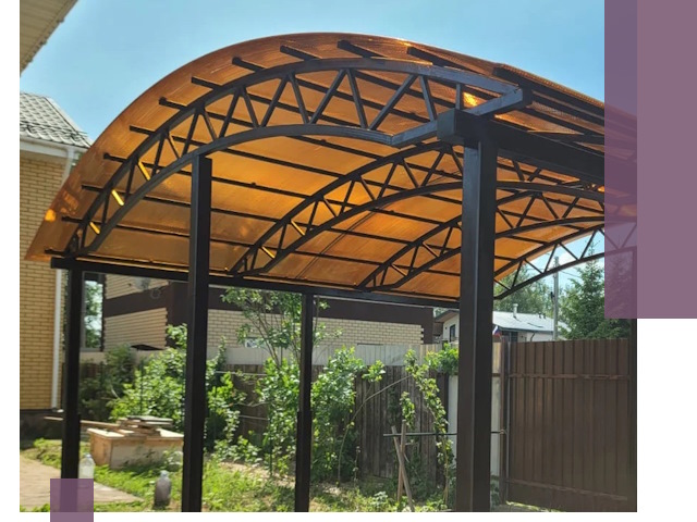 Изготовление навесов под ключ в Луге из качественных материалов