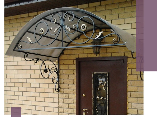 Изготовление козырьков из металла под ключ в Луге