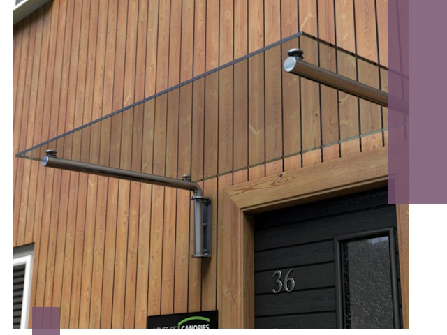 Стеклянные козырьки на входы и фасады в Луге