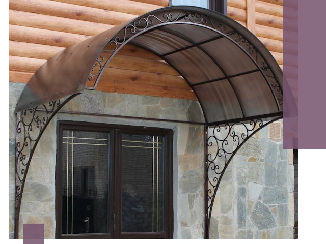 Арочные козырьки под ключ в Луге: изготовление и монтаж