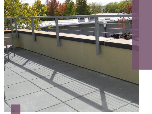 Металлические парапеты под ключ в Луге: монтаж и изготовление