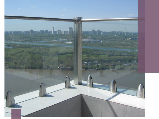 Стеклянные парапеты премиум класса в Луге для домов и бизнесов