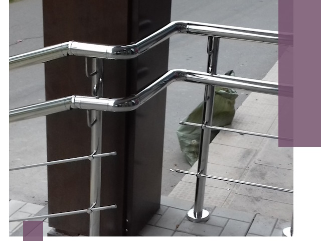 Монтаж поручней из нержавеющей стали в Луге качественно и быстро